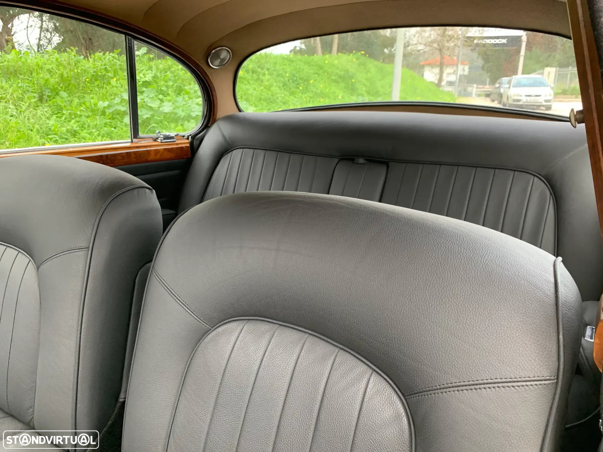Jaguar MK II - 21