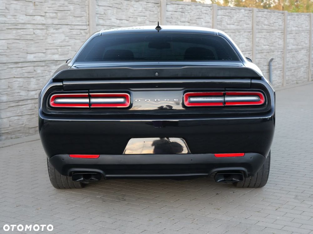 Dodge Challenger - 6