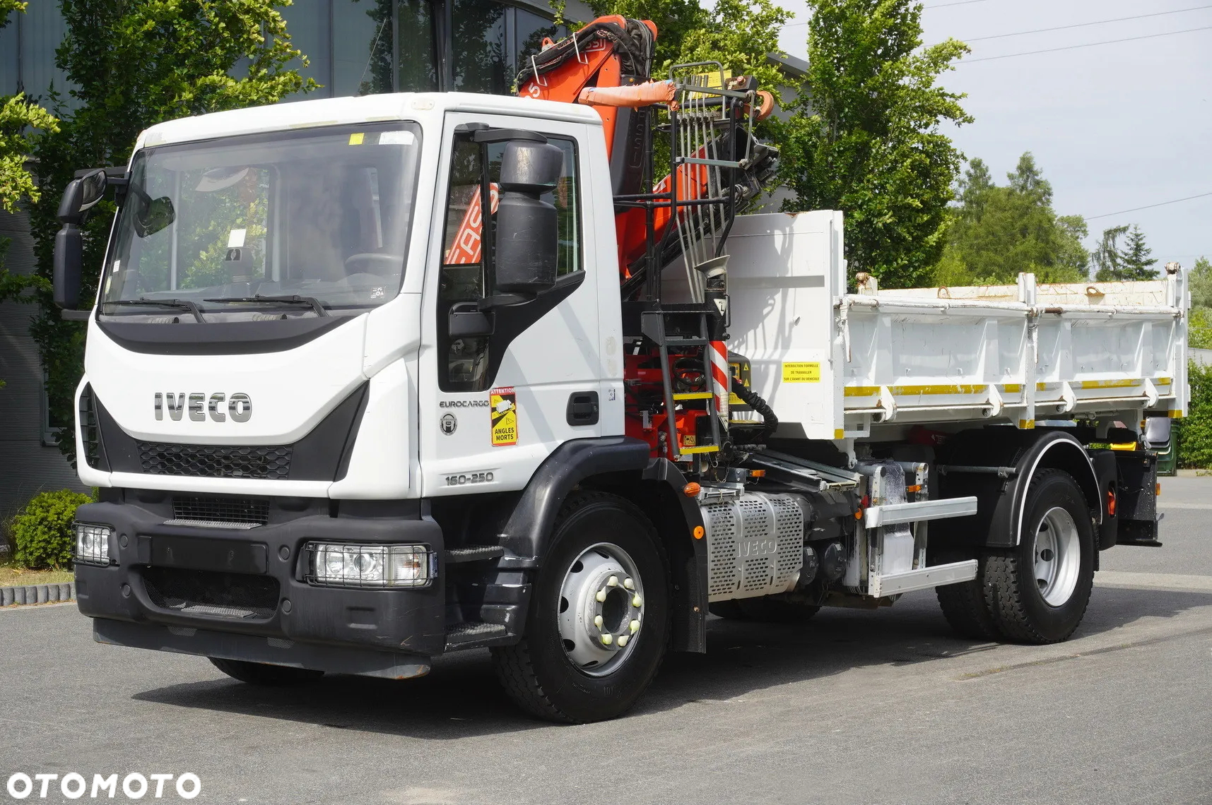 Iveco Eurocargo 160-250 / HDS Fassi F95 / 120 tys. km / wywrotka 3-stronna - 3