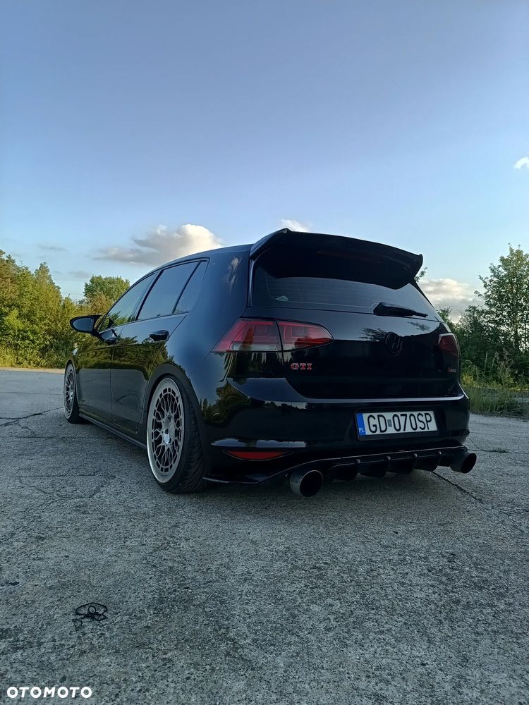 Volkswagen Golf - 4