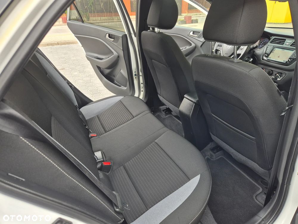 Hyundai i20 - 12