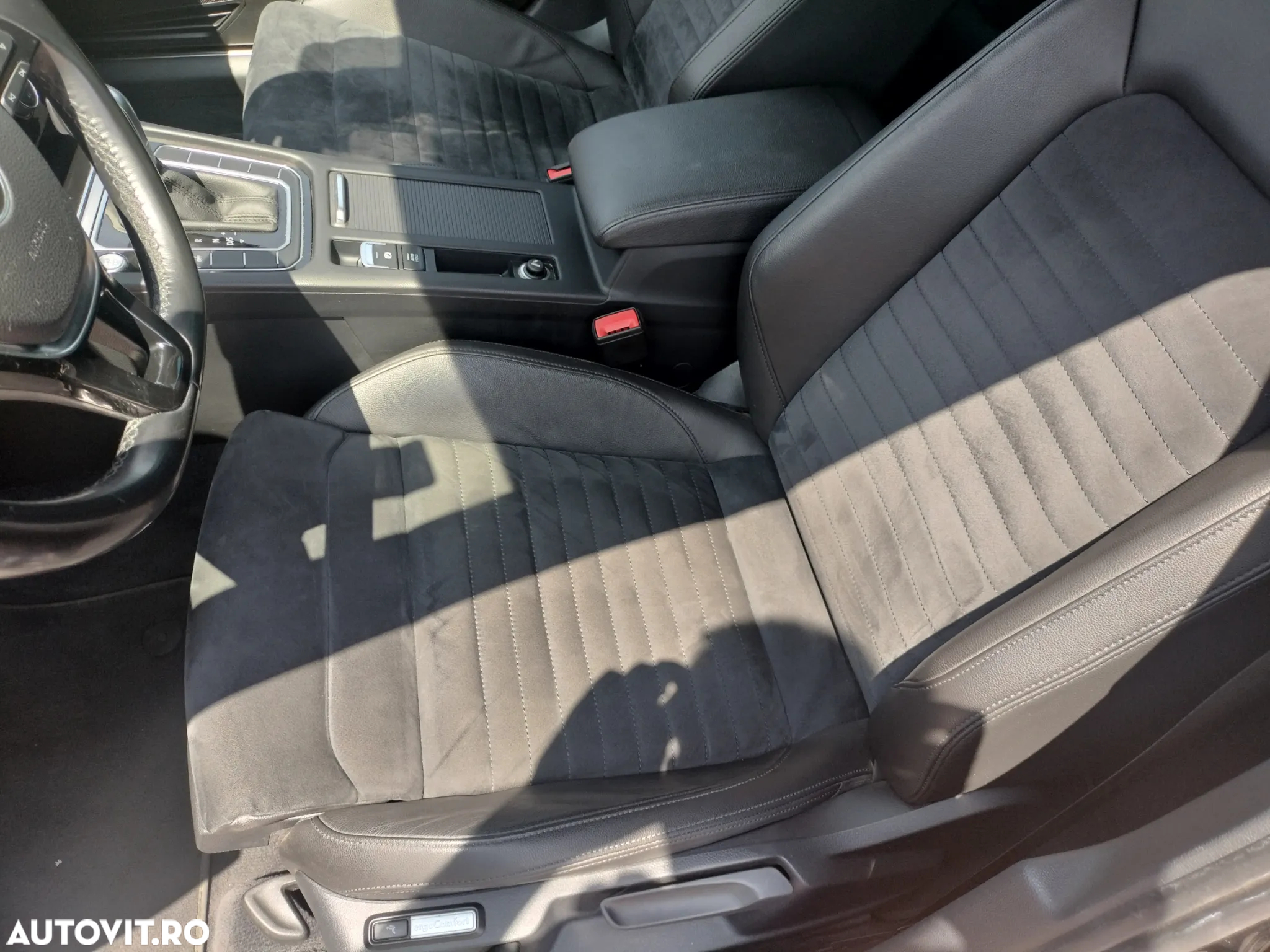 Volkswagen Passat 2.0 TDI DSG Highline - 28