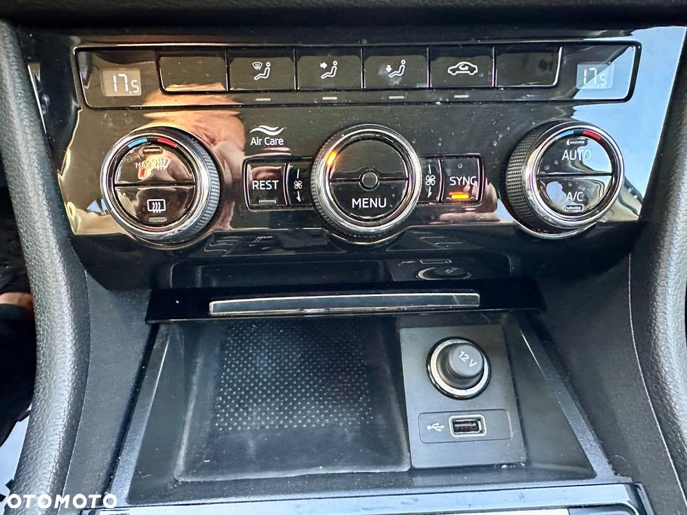 Skoda Superb 2.0 TDI Style DSG - 27