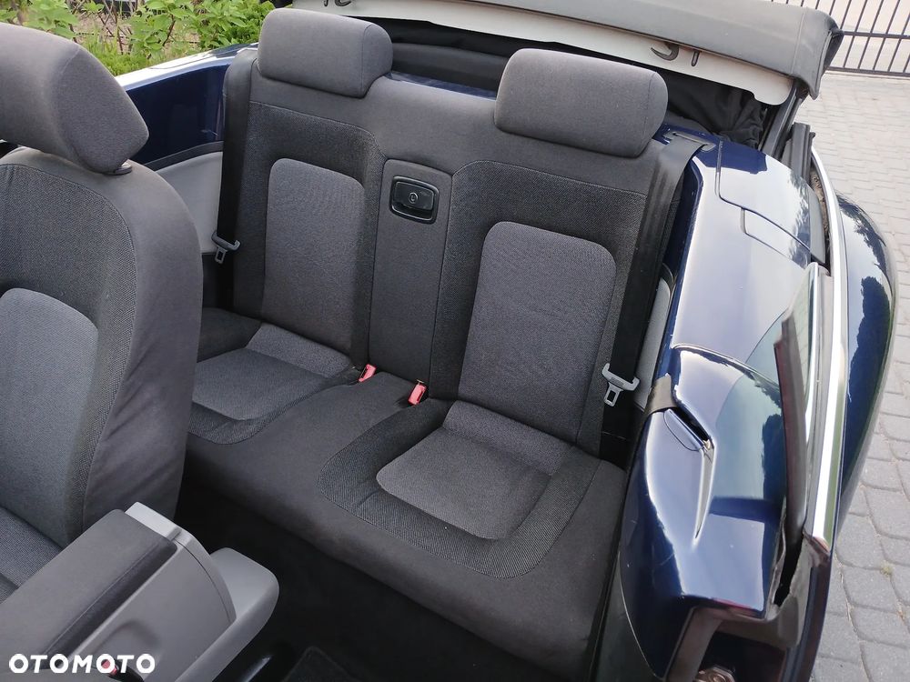 Volkswagen New Beetle - 14