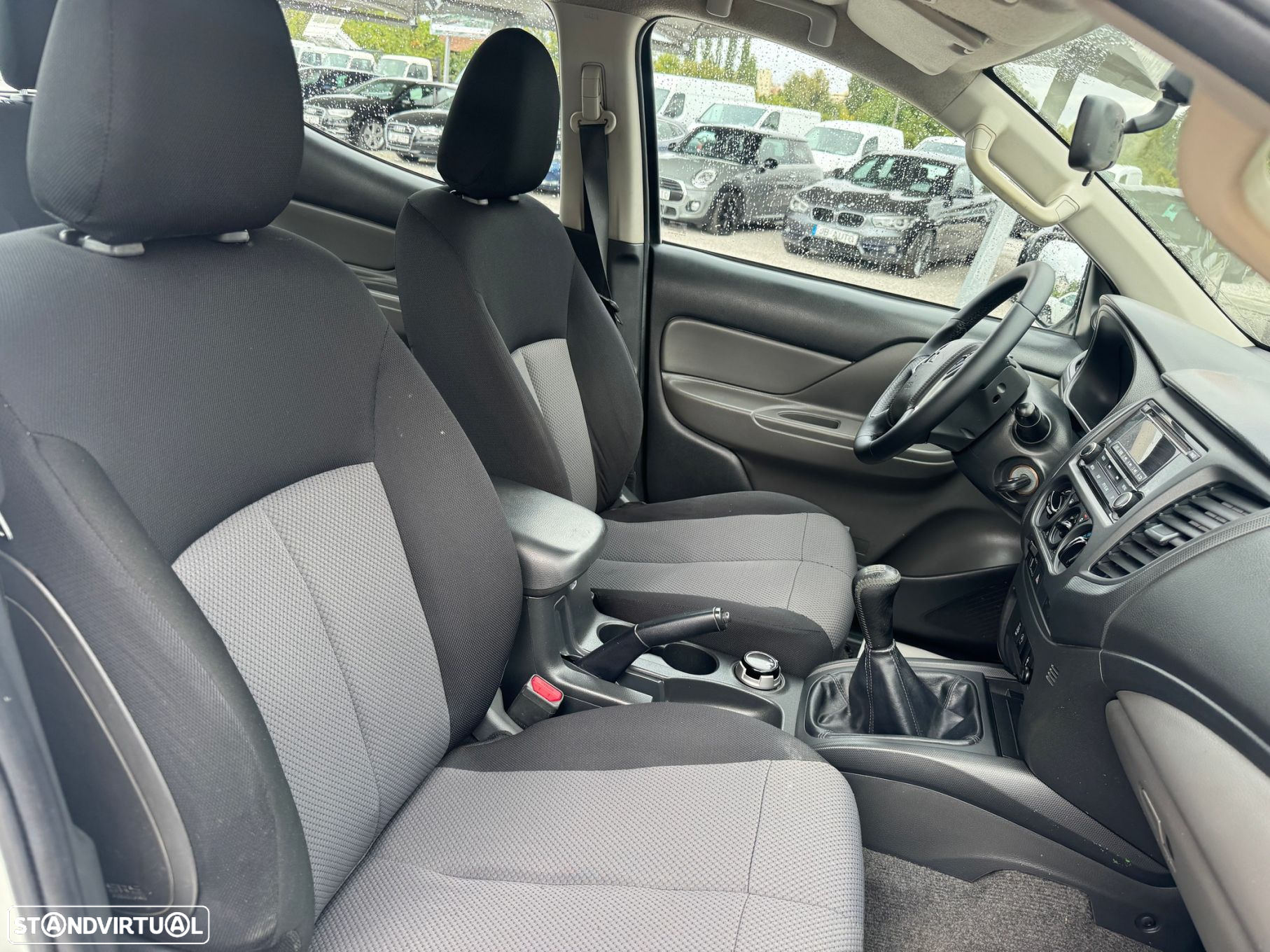 Mitsubishi L200 2.4 DI-D CD Invite 4WD - 11
