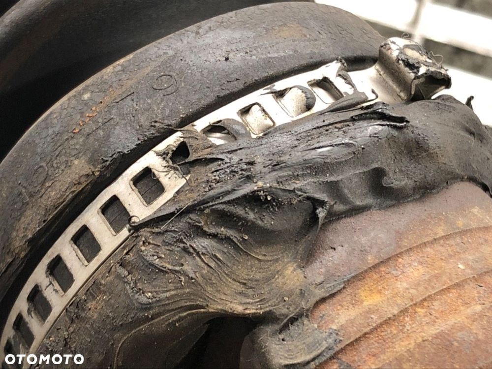 PÓŁOŚ LEWY PRZÓD  SUZUKI SWIFT III (MZ, EZ) 2005 - 2022 1.3 (RS 413) 68 kW [92 KM] benzyna 2005 - 4