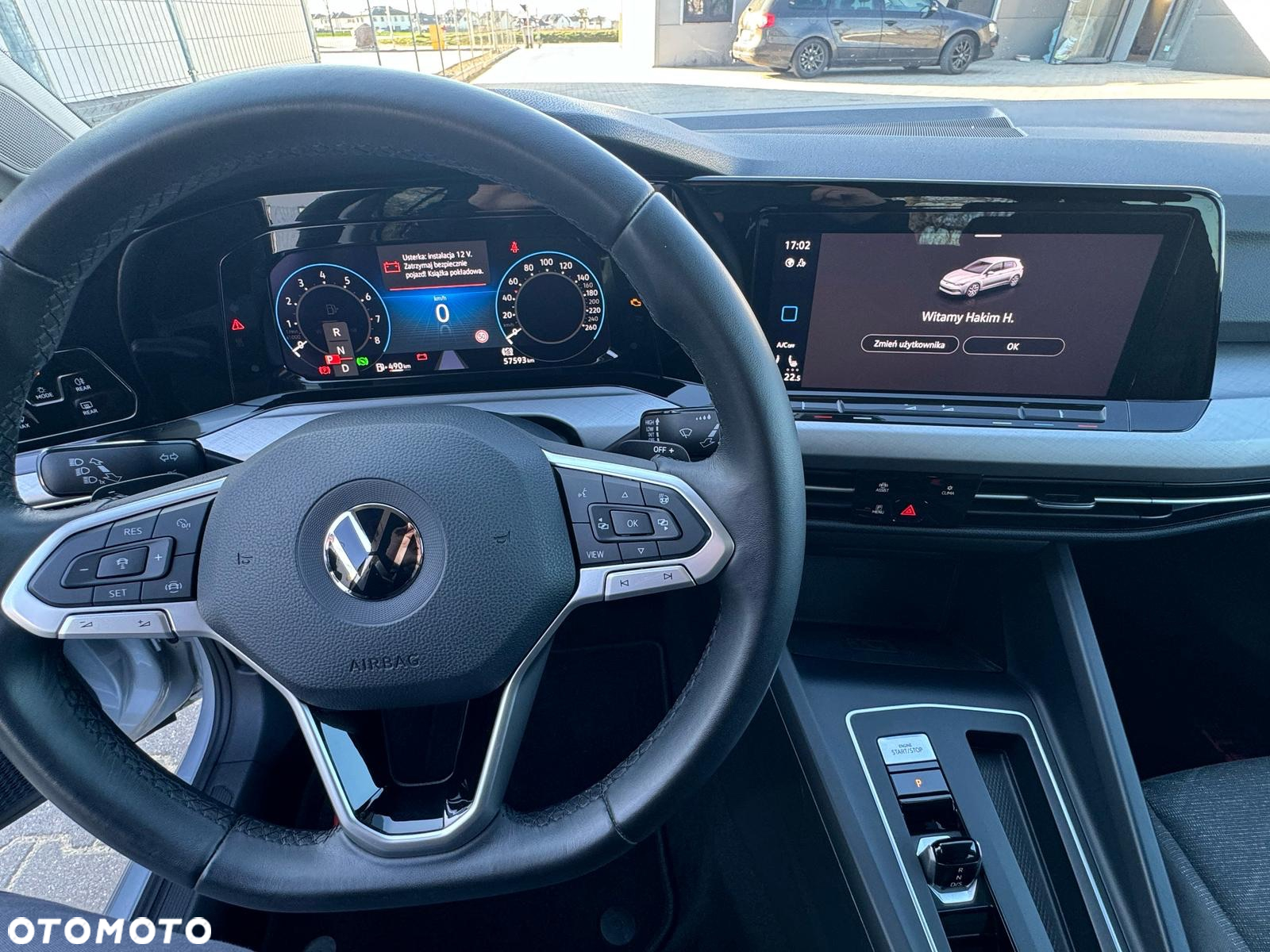 Volkswagen Golf - 10