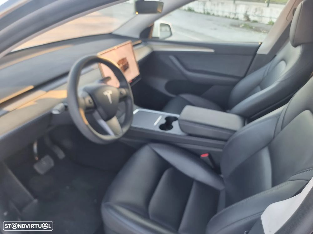 Tesla Model Y Standard - 14