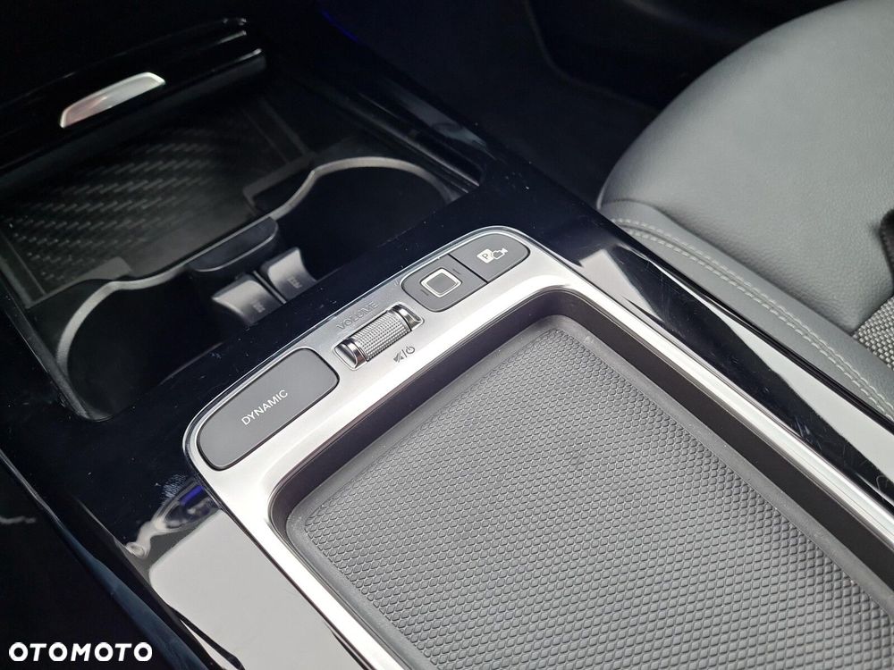Mercedes-Benz CLA - 25
