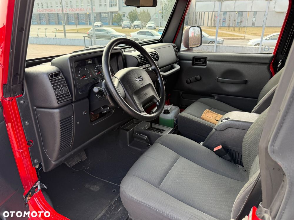 Jeep Wrangler - 12