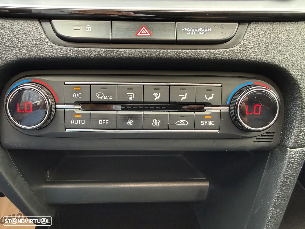 Kia Ceed SW 1.6 CRDi MHEV Drive+SRF - 31