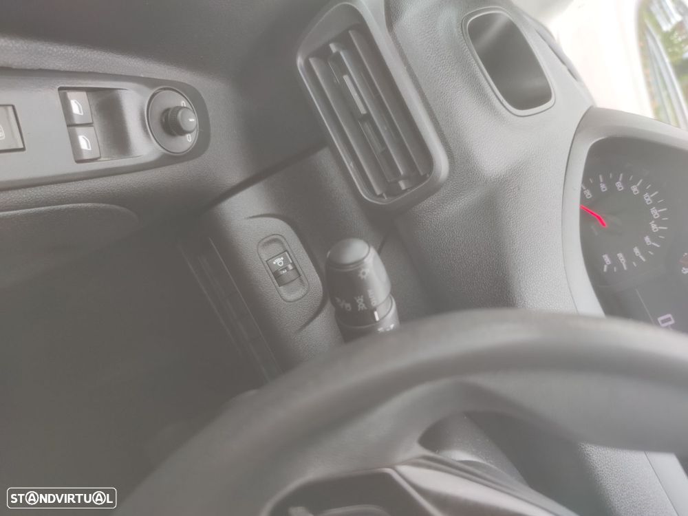 Peugeot PARTNER - 17