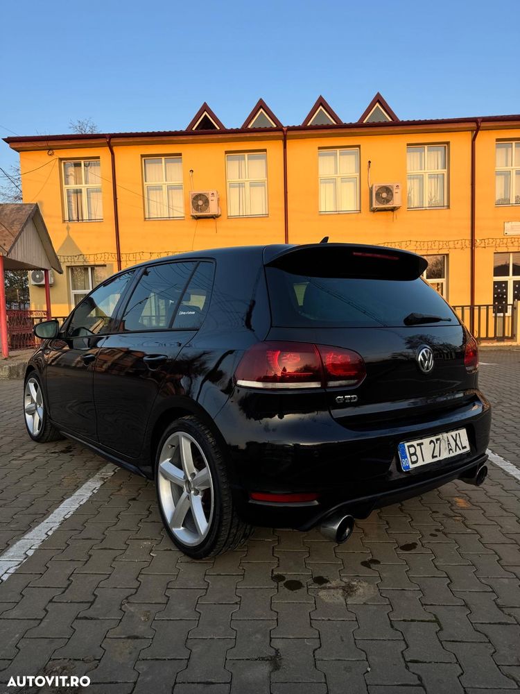 Volkswagen Golf 2.0 TDI DPF DSG GTD - 2