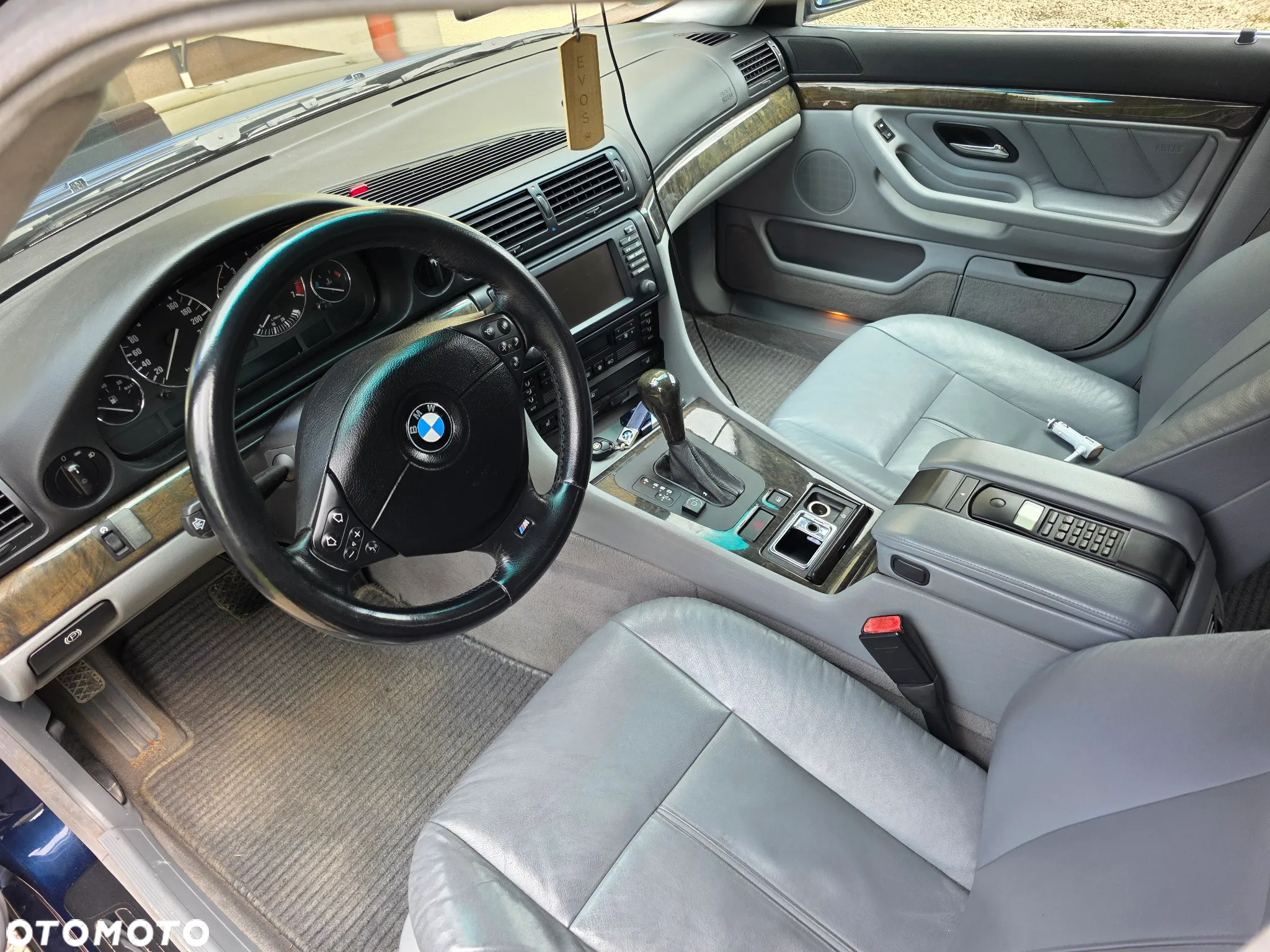 BMW Seria 7 735i - 5