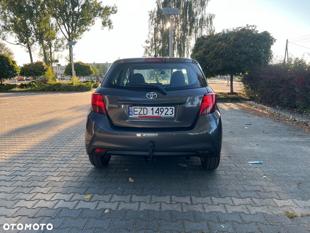 Toyota Yaris 1.33 Premium - 6