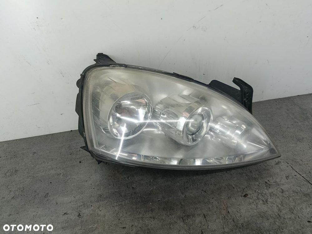LAMPA PRZÓD PRAWA OPEL CORSA C 13237262 - 1
