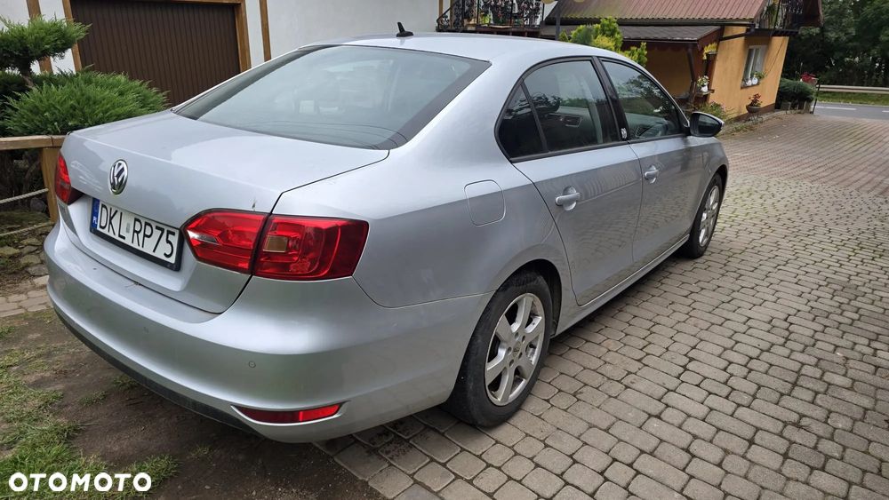 Volkswagen Jetta 1.2 TSI Comfortline - 4