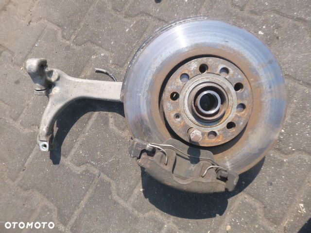 ZWROTNICA PIASTA PRAWY PRZÓD PRAWA PRZEDNIA AUDI A4 B6 1.9 TDI 00-04 - 1