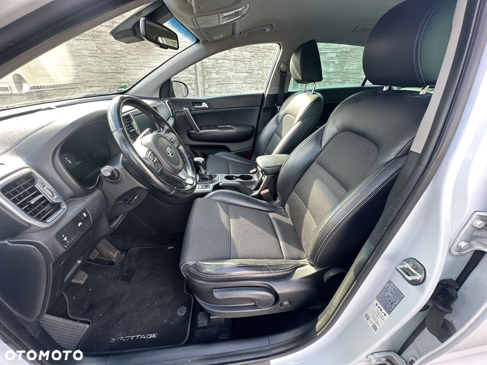 Kia Sportage 1.7 CRDI 2WD Dream-Team Edition - 16