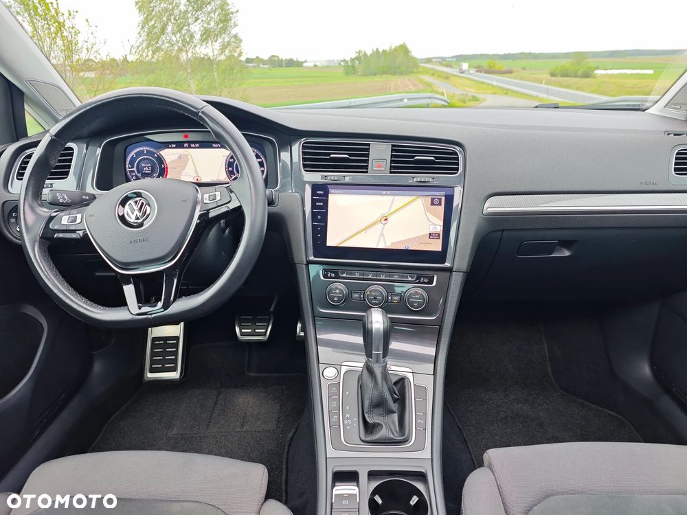 Volkswagen Golf - 6