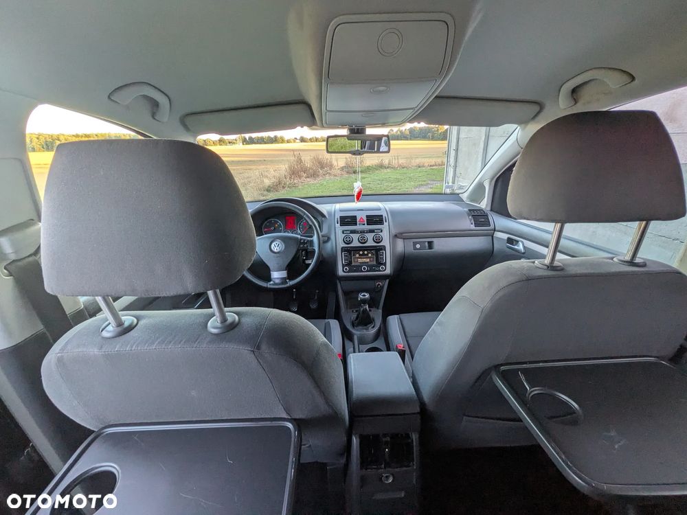 Volkswagen Touran - 14