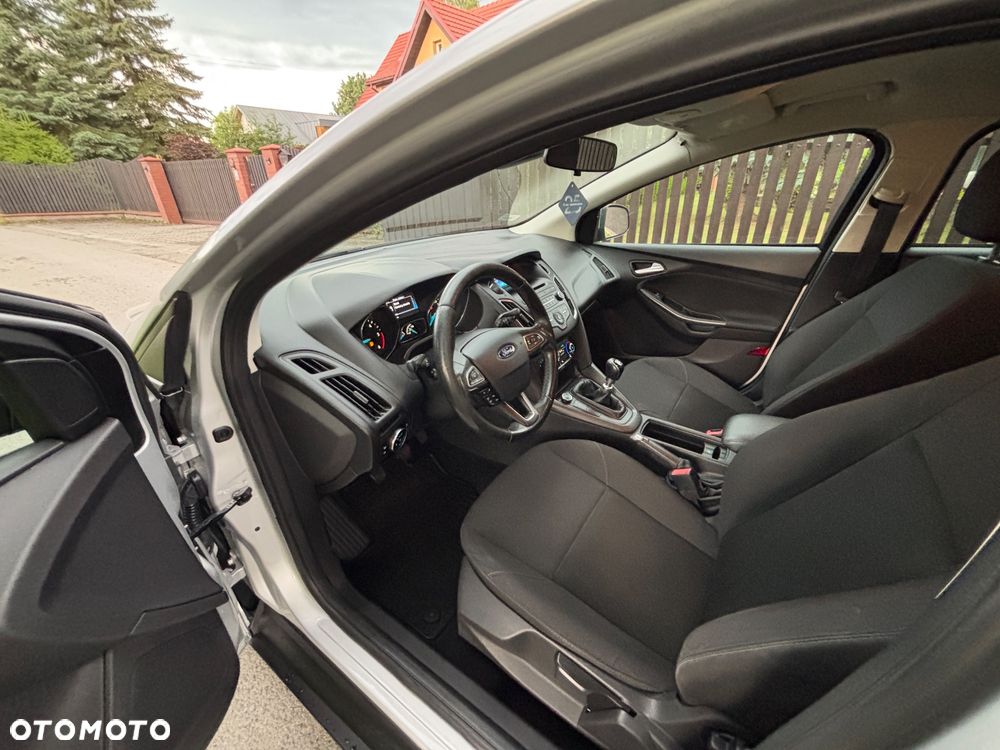Ford Focus 1.5 TDCi SYNC Edition - 14