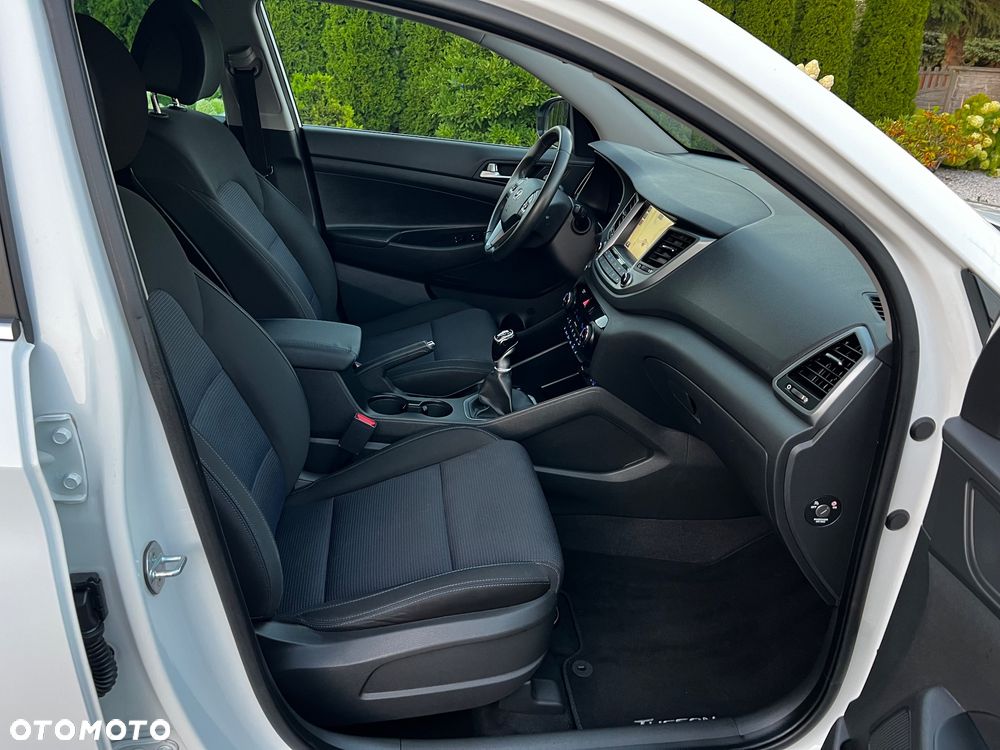 Hyundai Tucson blue 1.6 GDi 2WD Navi - 30