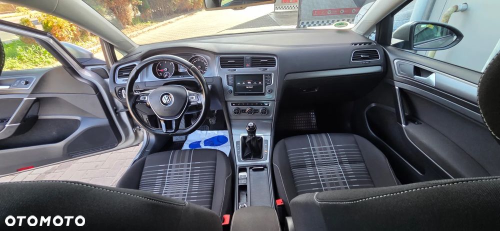 Volkswagen Golf 1.6 TDI BlueMotion Technology Comfortline - 34