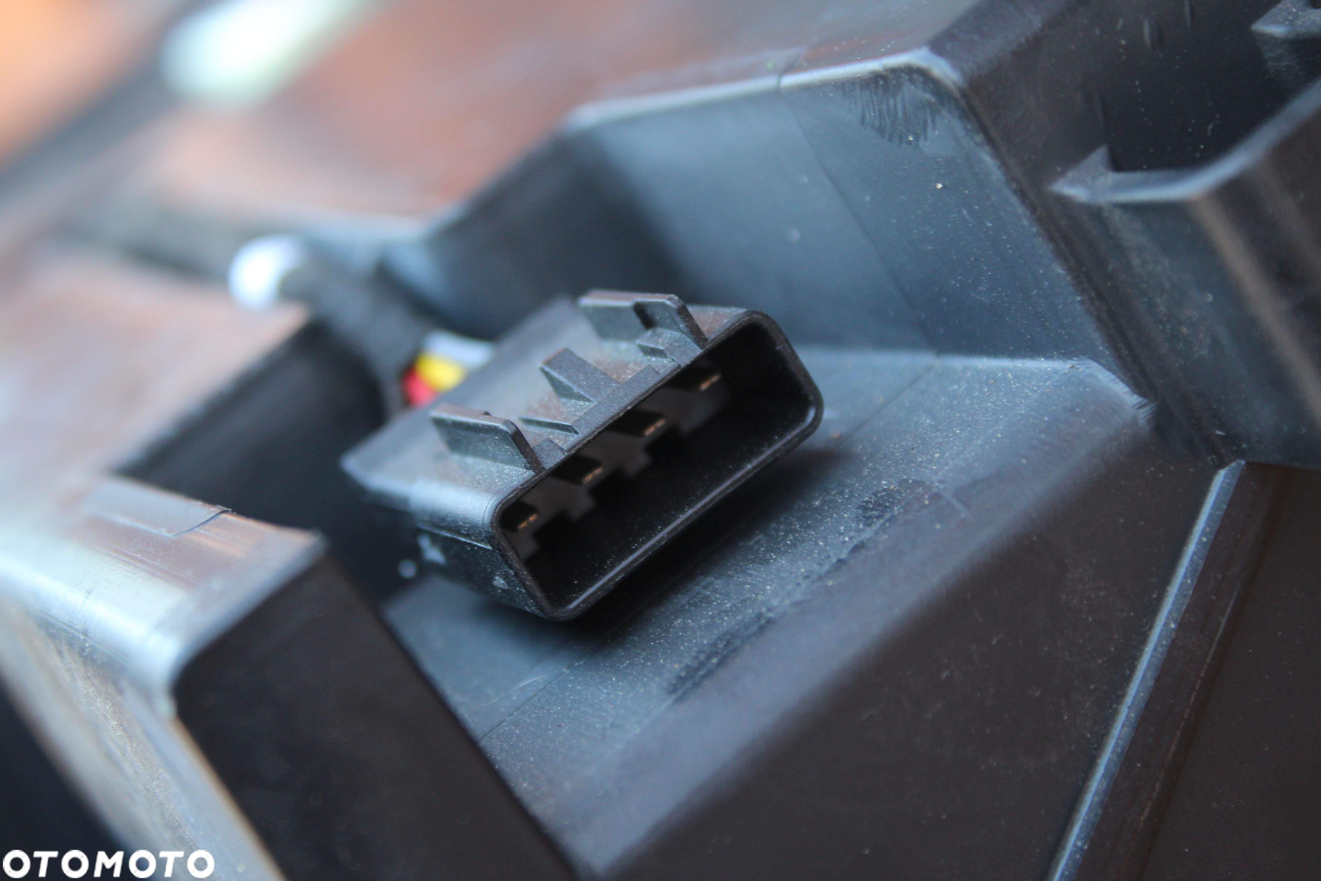 WZMACNIACZ SUBWOOFER GŁOŚNIKI INSIGNIA A 13240963 13320251 - 15