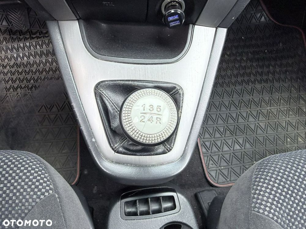 Hyundai Tucson 2.0 Comfort 2WD - 19