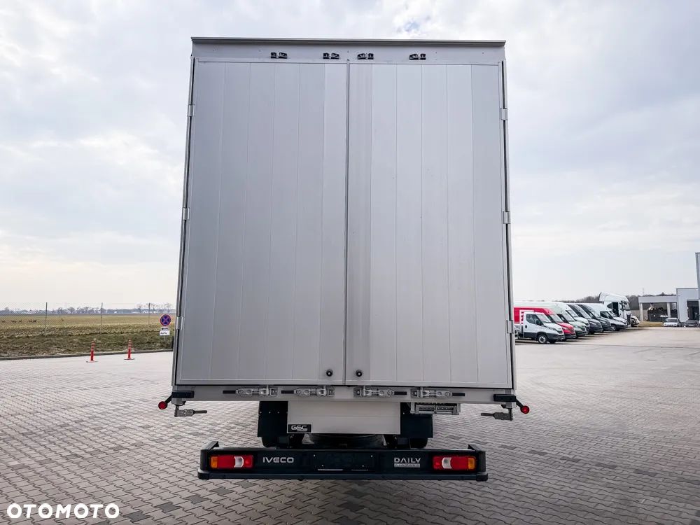 Iveco Daily 70C plandeka 15ep, sypialnia 2 łóżka, pneumatyka - 7