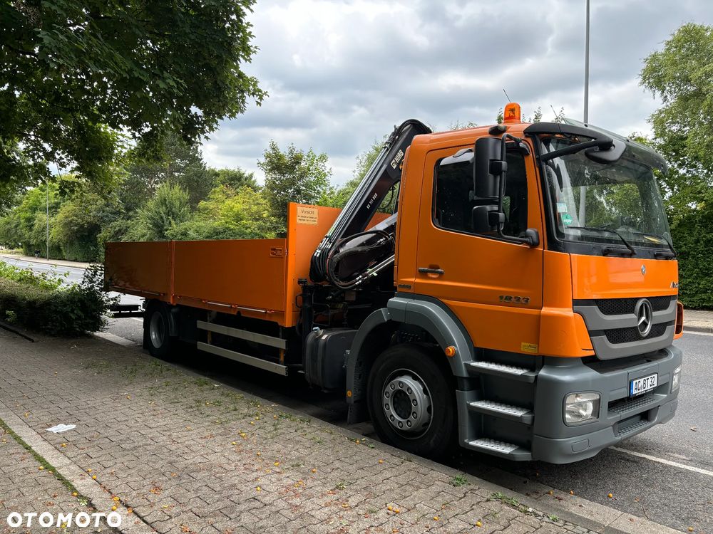 Mercedes-Benz 1833L - 1