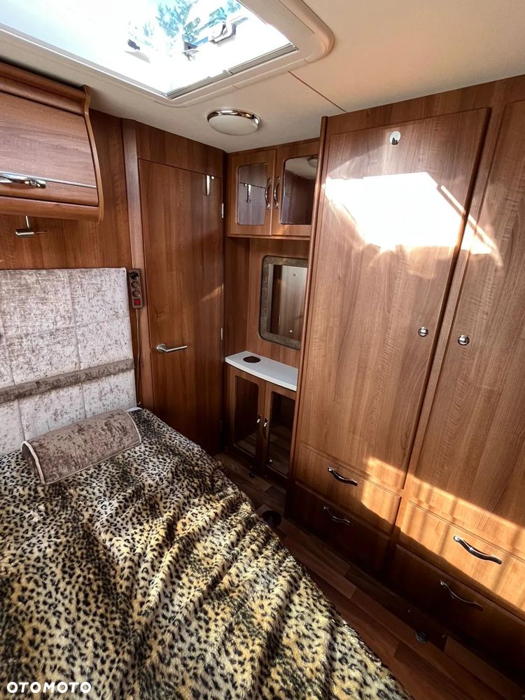 Mercedes-Benz Sprinter - 24
