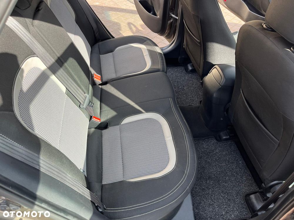 Kia Ceed 1.6 CRDi 128 Fifa World Cup Edition - 13