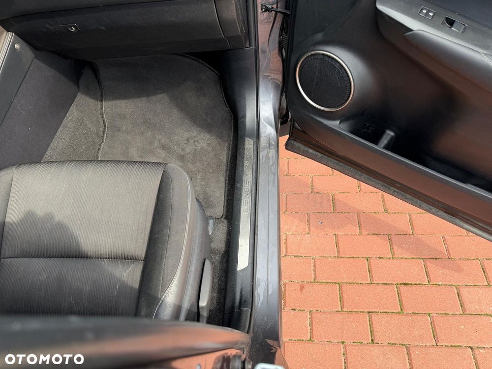 Lexus NX - 27