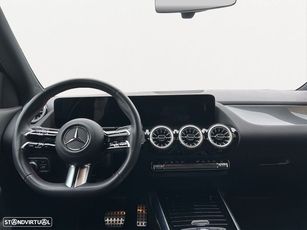 Mercedes-Benz GLA 180 — fotografia 10