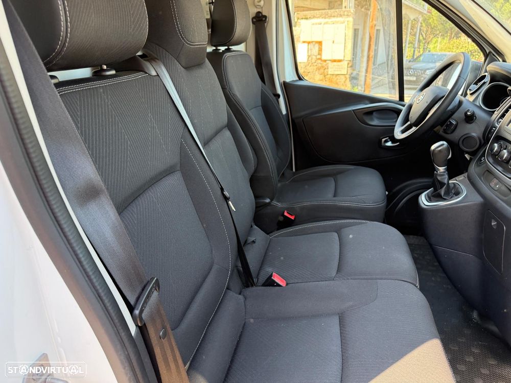 Nissan NV300 2.0 dCi L2H1 1.2T Premium AT - 16