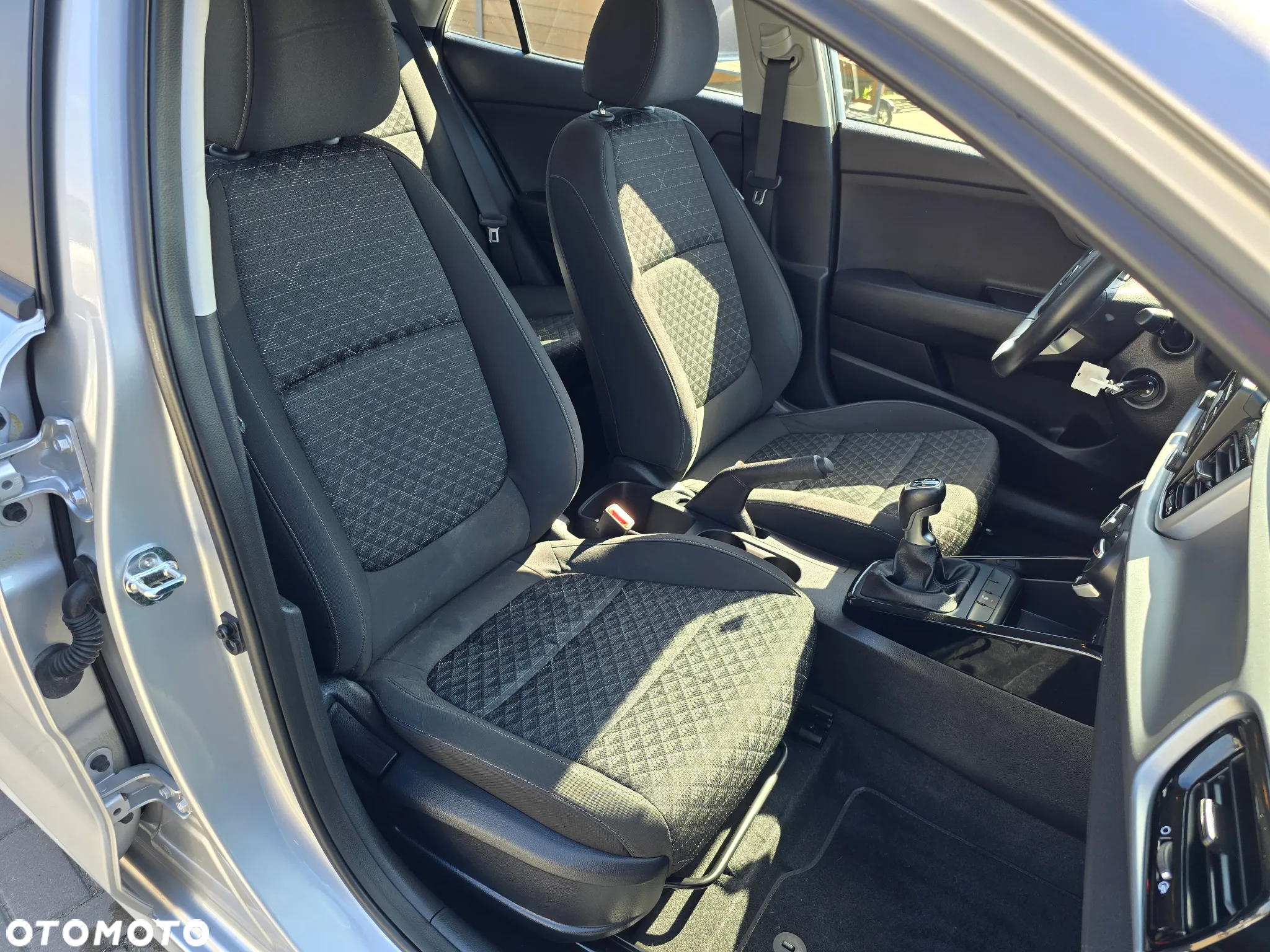 Kia Rio - 15