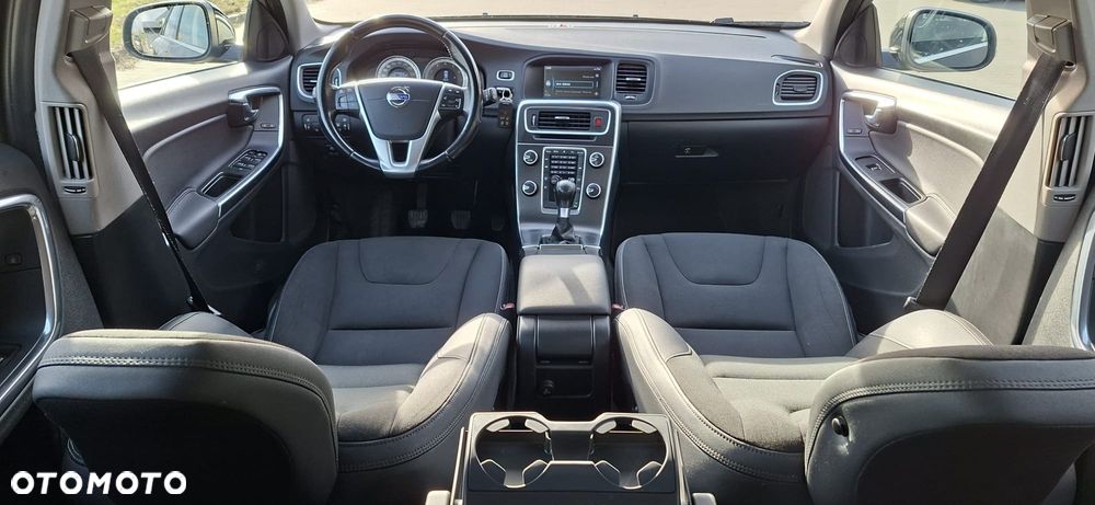 Volvo V60 T3 Kinetic - 11