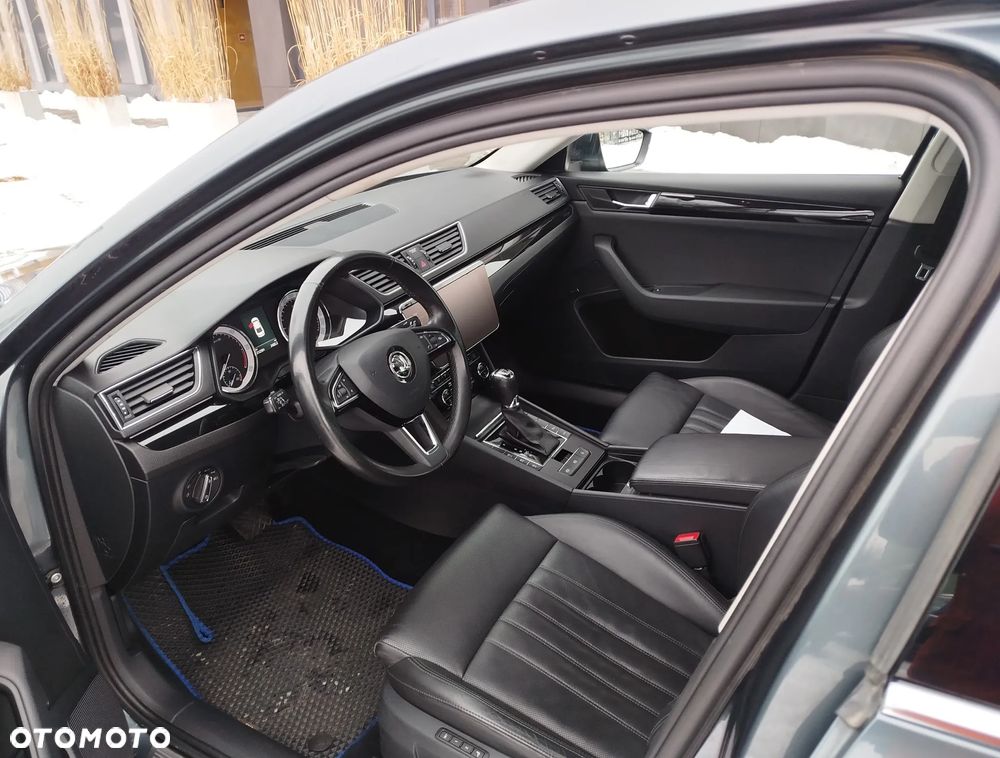 Skoda Superb 2.0 TDI 4x4 L&K DSG - 6