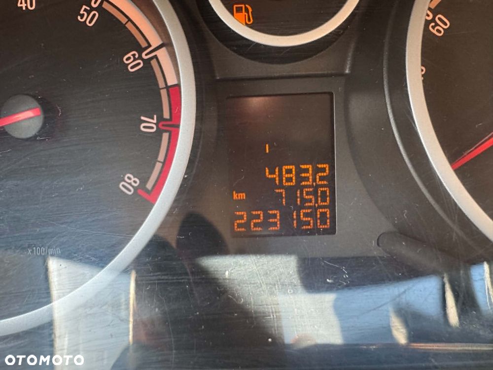 Opel Corsa 1.2 16V Enjoy - 9