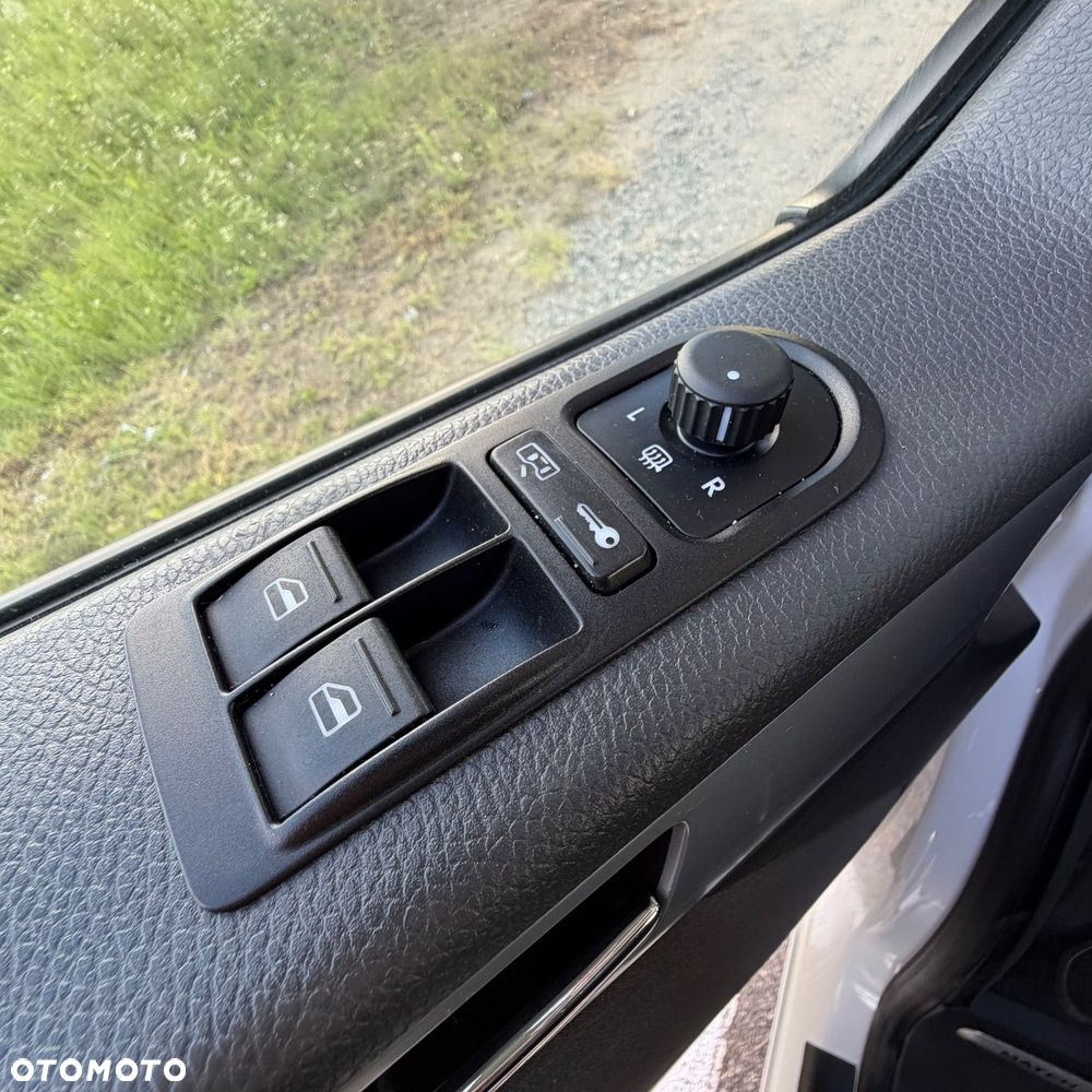 Volkswagen Multivan L1 LIFE - 10