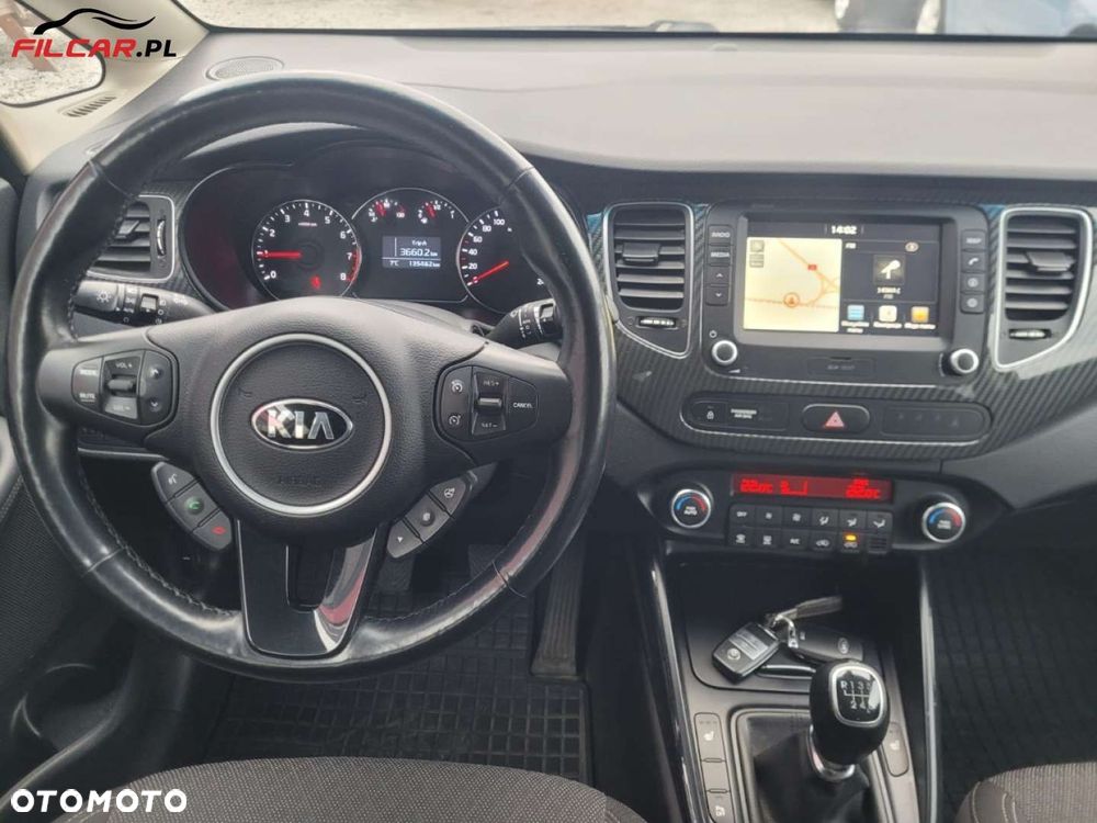 Kia Carens - 12
