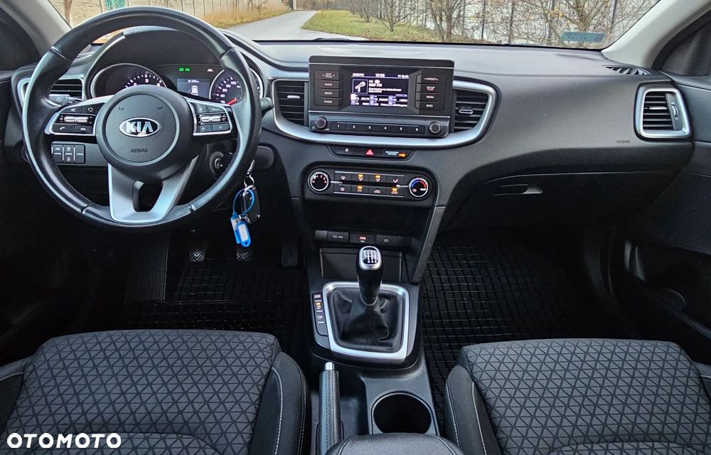 Kia Ceed 1.6 CRDi SCR M - 11