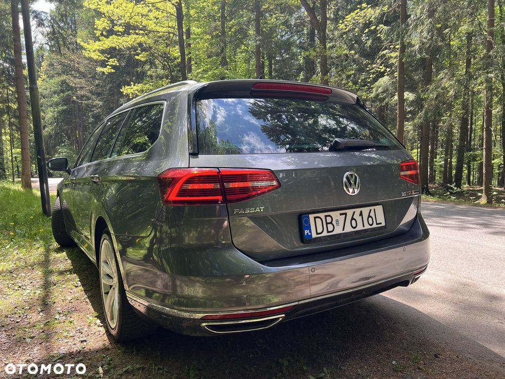 Volkswagen Passat - 4
