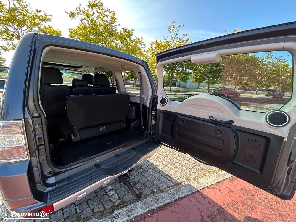 Mitsubishi Pajero 3.2 DI-D Auto Instyle - 24