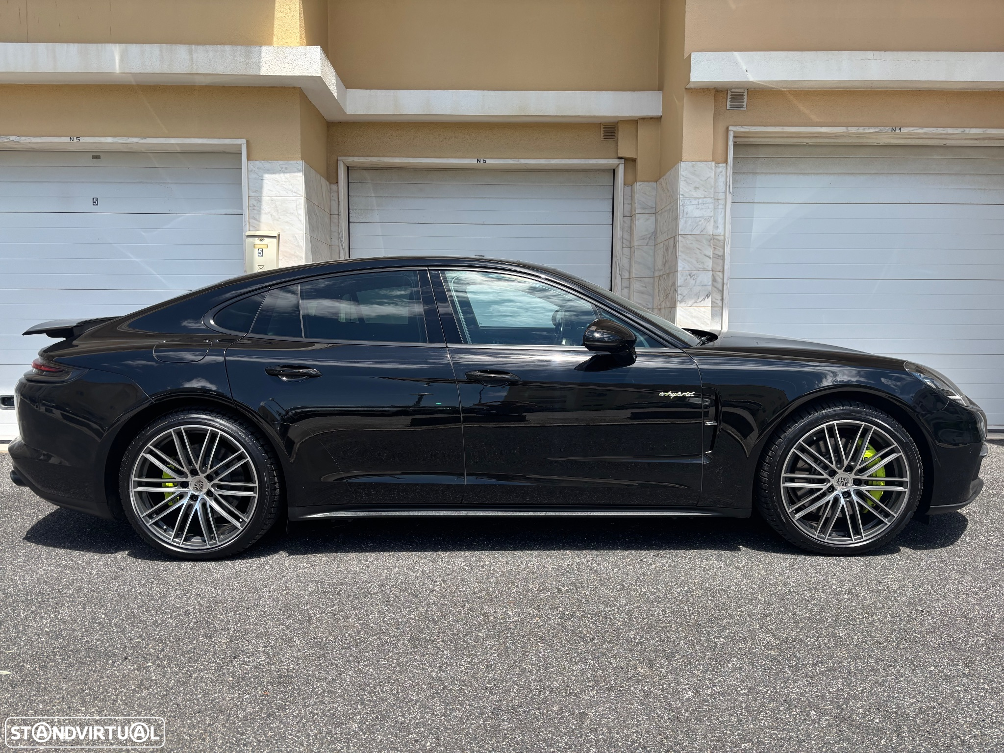 Porsche Panamera 4 E-Hybrid - 3