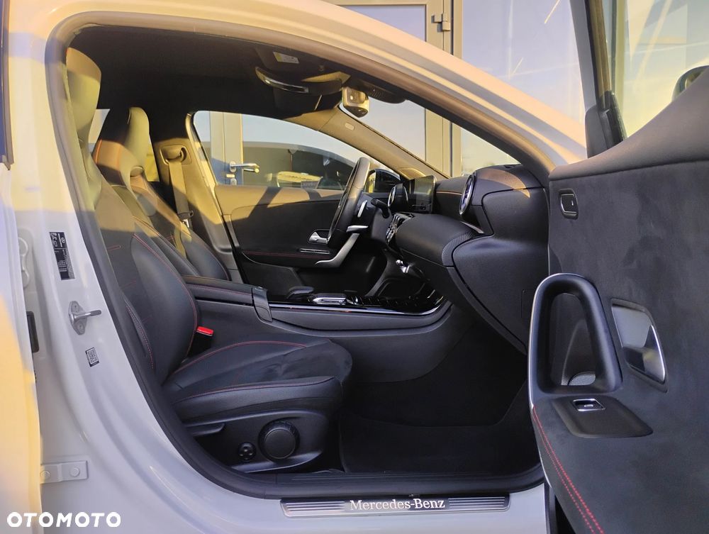 Mercedes-Benz Klasa A 200 4-Matic AMG Line 8G-DCT - 19