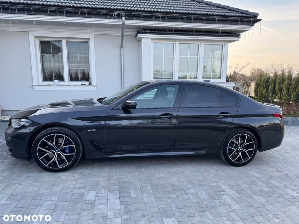 BMW Seria 5 530e xDrive M Sport Edition - 13