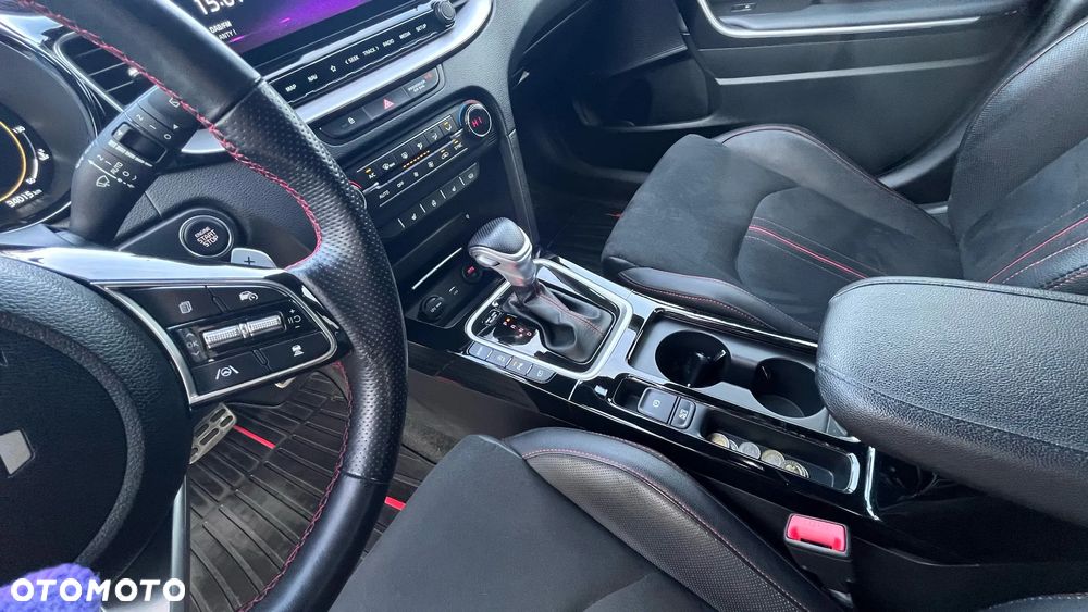Kia ProCeed 1.6 T-GDI GT DCT - 22